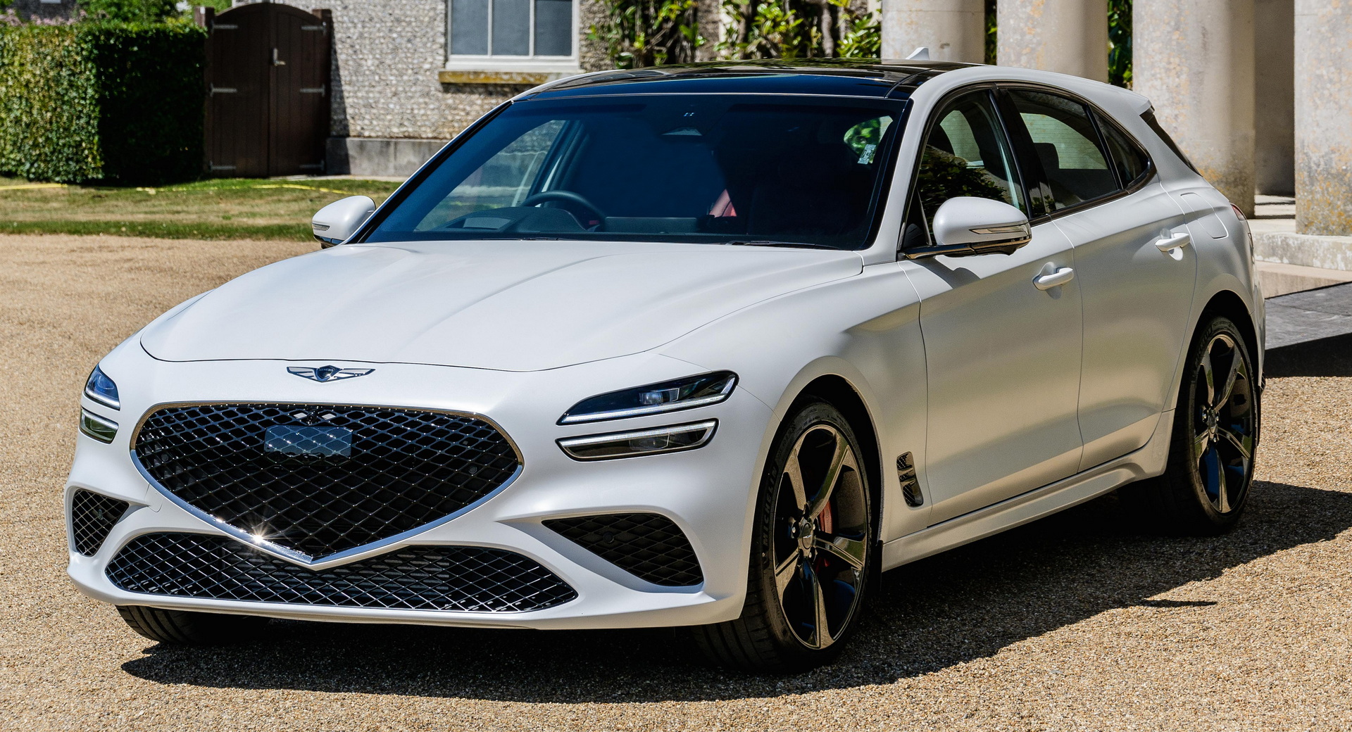 专为欧洲市场打造捷恩斯g70旅行车亮相古德伍德速度节