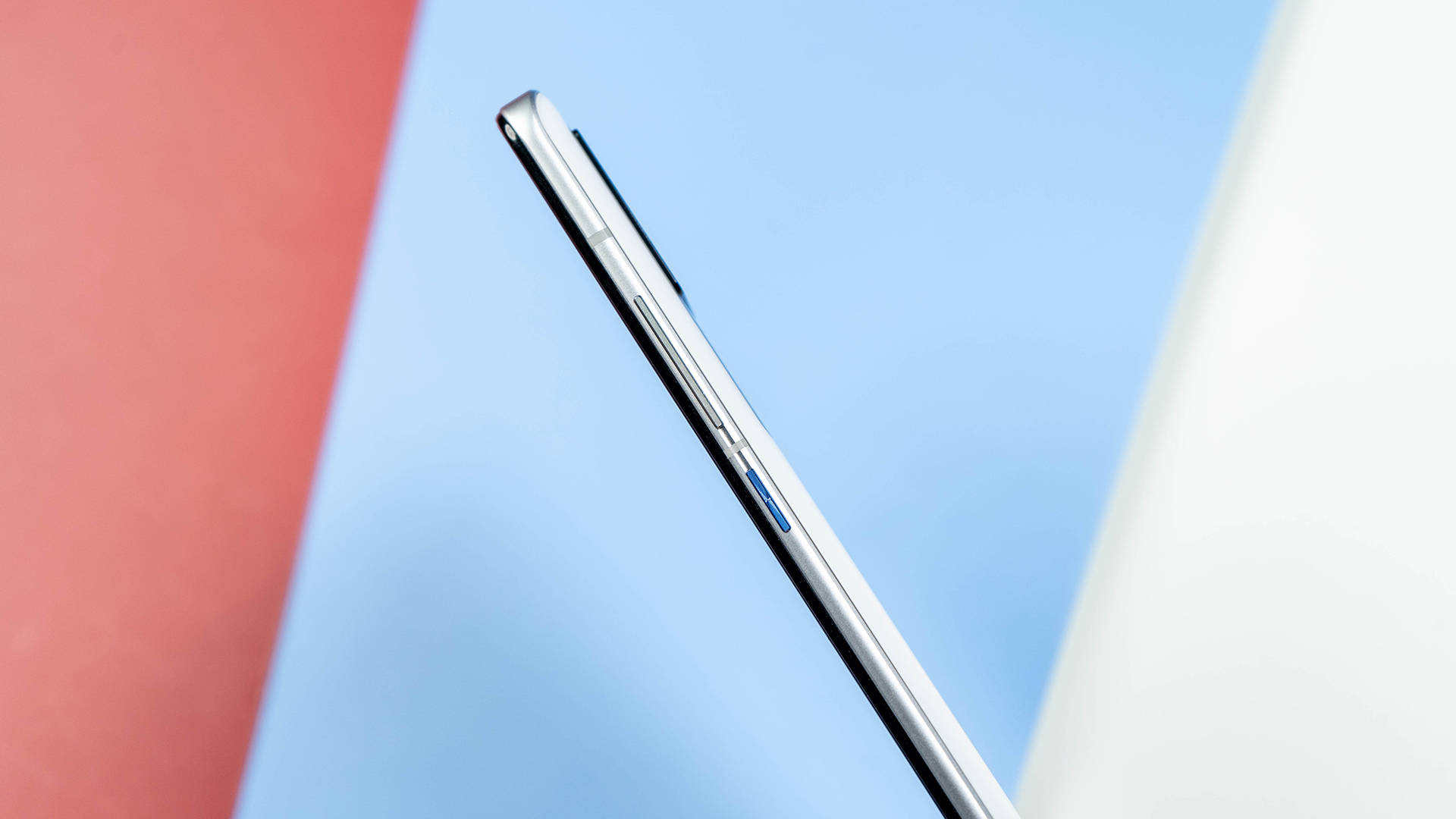 经典永不过时,iqoo 7传奇版设计依旧是市场主流