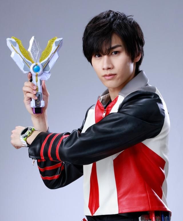 特利迦倒计时一天,圆谷会不会请来礼堂光?|特利|奥特曼|礼堂_新浪新闻