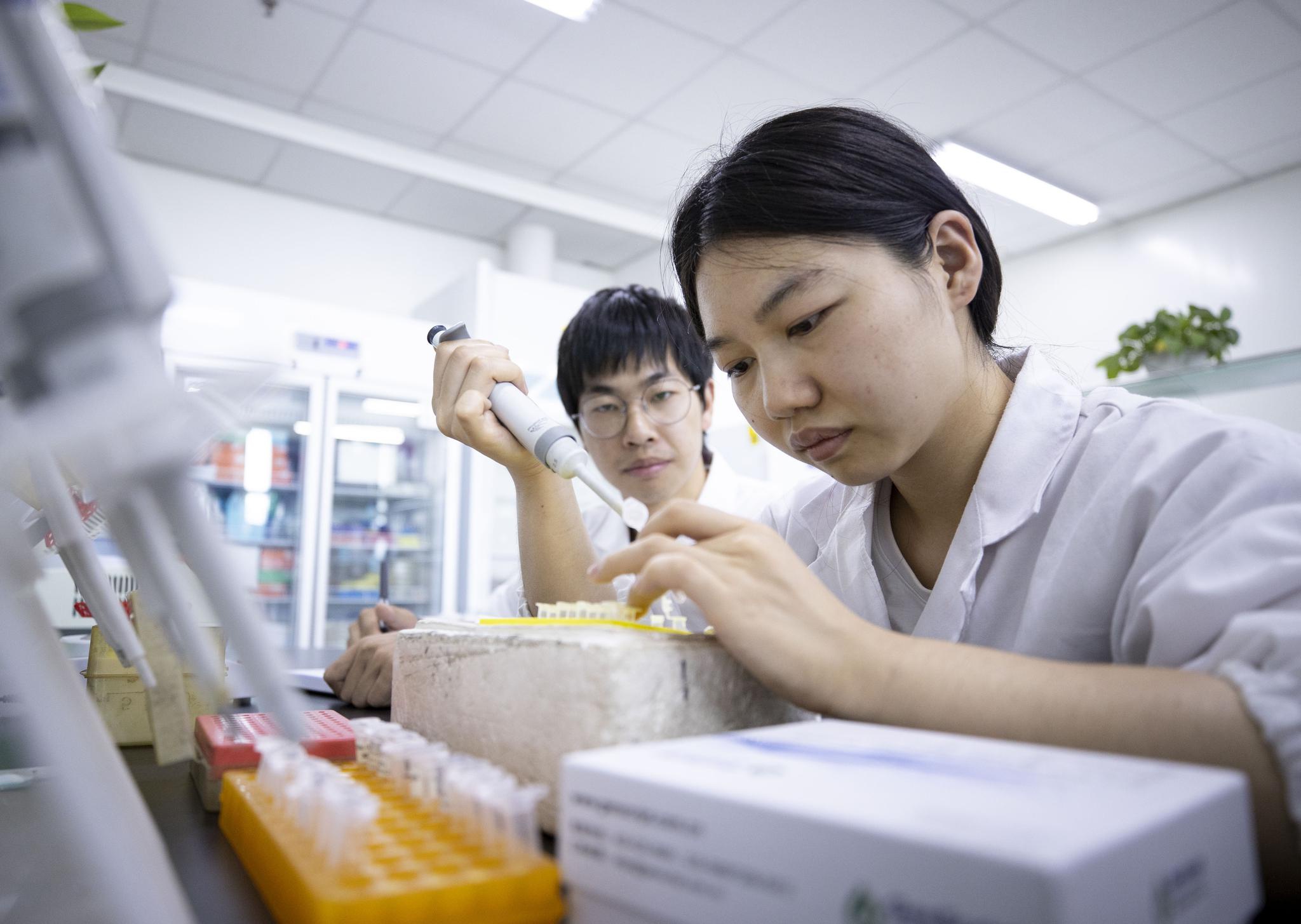 贺兰山东麓葡萄产区高校教学科研忙|宁夏大学|宁夏|山东省_新浪新闻