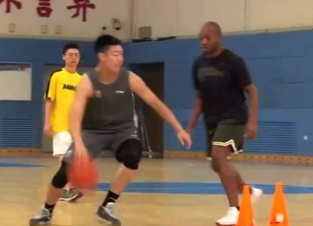 辽媒探班！大韩归队，蒋兴权指导杨鸣，新训练师现身，吴昌泽谦虚休闲区蓝鸢梦想 - Www.slyday.coM