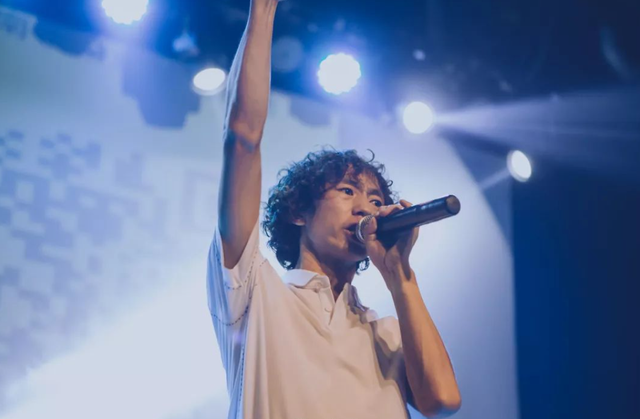 勇气可嘉庞麦郎回应外界质疑正在准备新歌复出家人全力支持