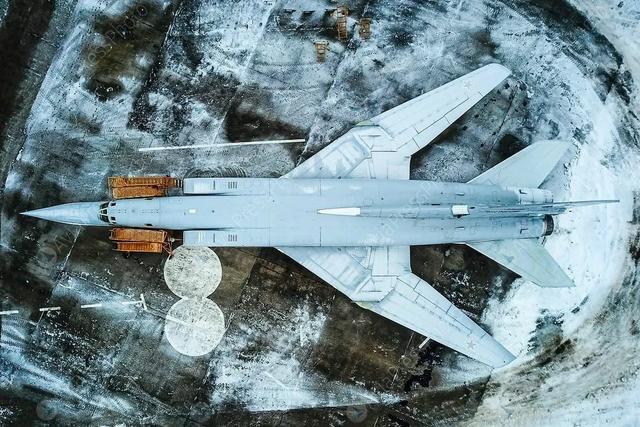 俄罗斯图160轰炸机的可变后掠翼,为何美国研制不出来呢?