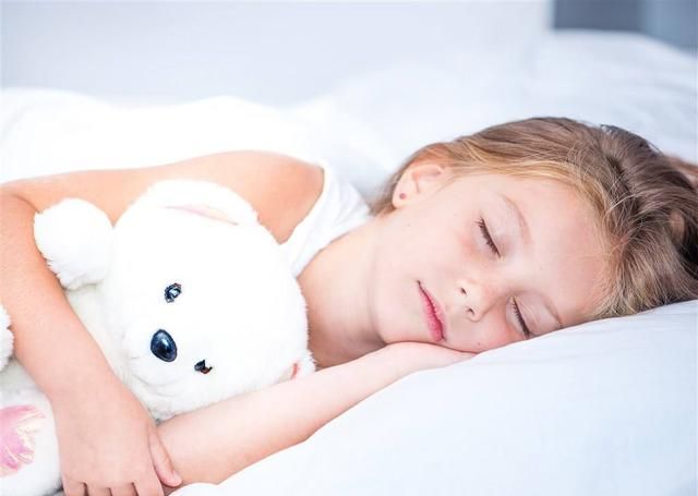 孩子入睡困难家长避免焦虑帮他们制定合理的睡眠计划