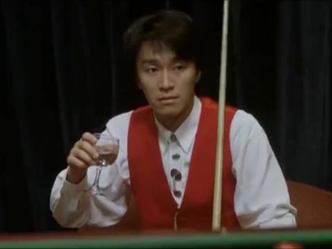 不愧是传奇人物,跟星爷打桌球,球都不让他碰