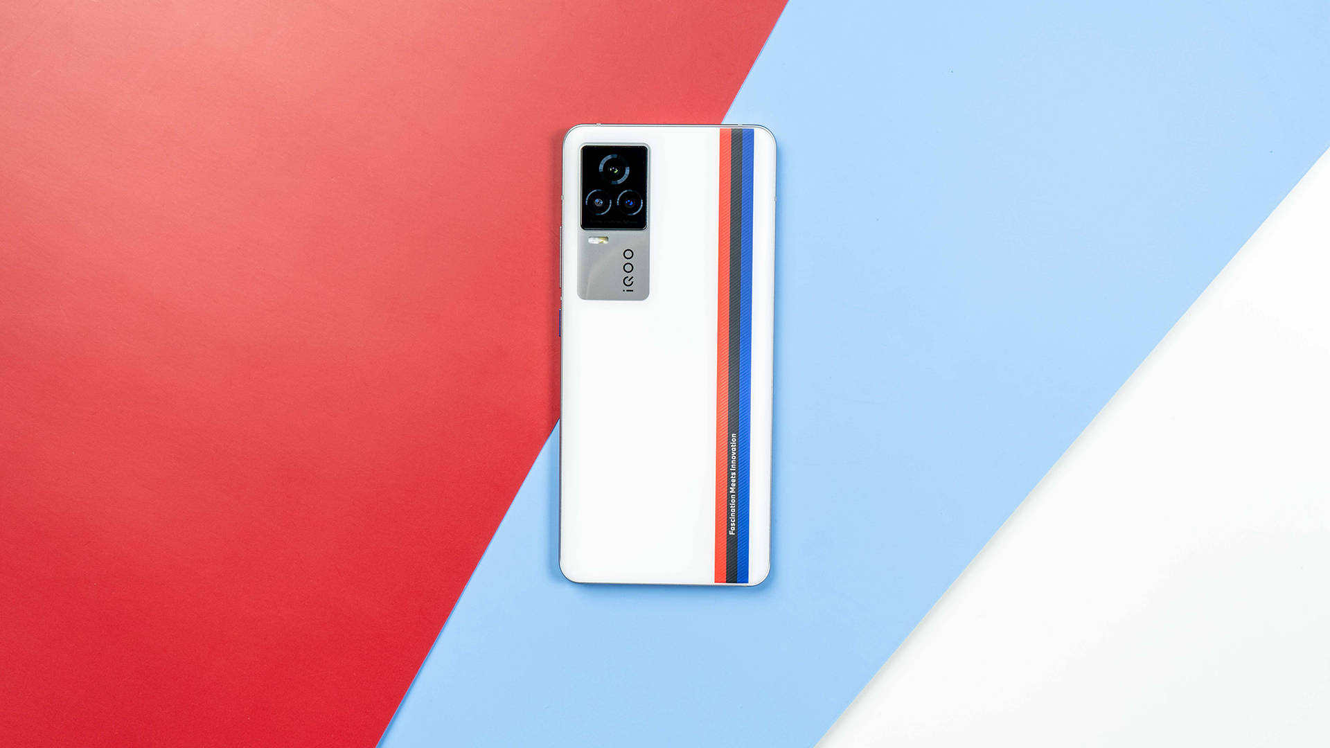 经典永不过时iqoo7传奇版设计依旧是市场主流