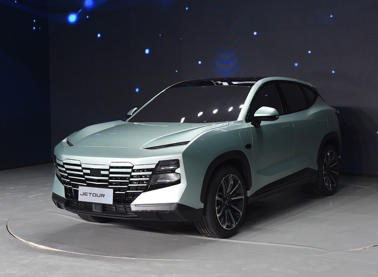 奇瑞捷途正式单干新款suv实车亮相换装全新设计风格