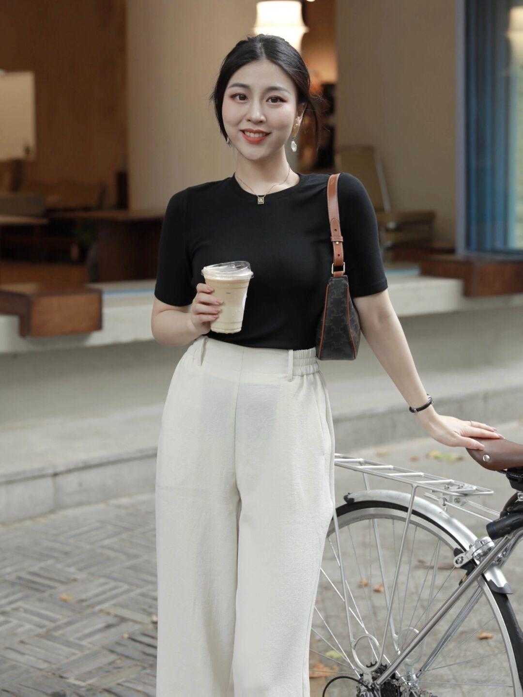 30岁 女人怎么打造高级感?利用好衣服颜色款式,提升整体的气质