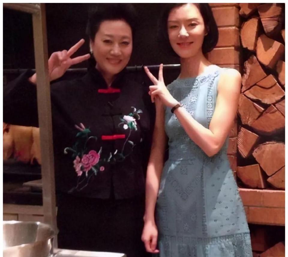 八零九零张碧华是谁演的?扮演者王丽云个人资料背景经历介绍