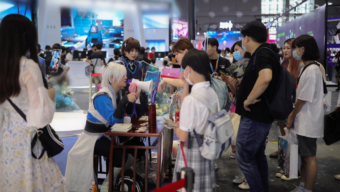 bw漫展最后一天,这家展台还在排长队?路人:不是因为coser