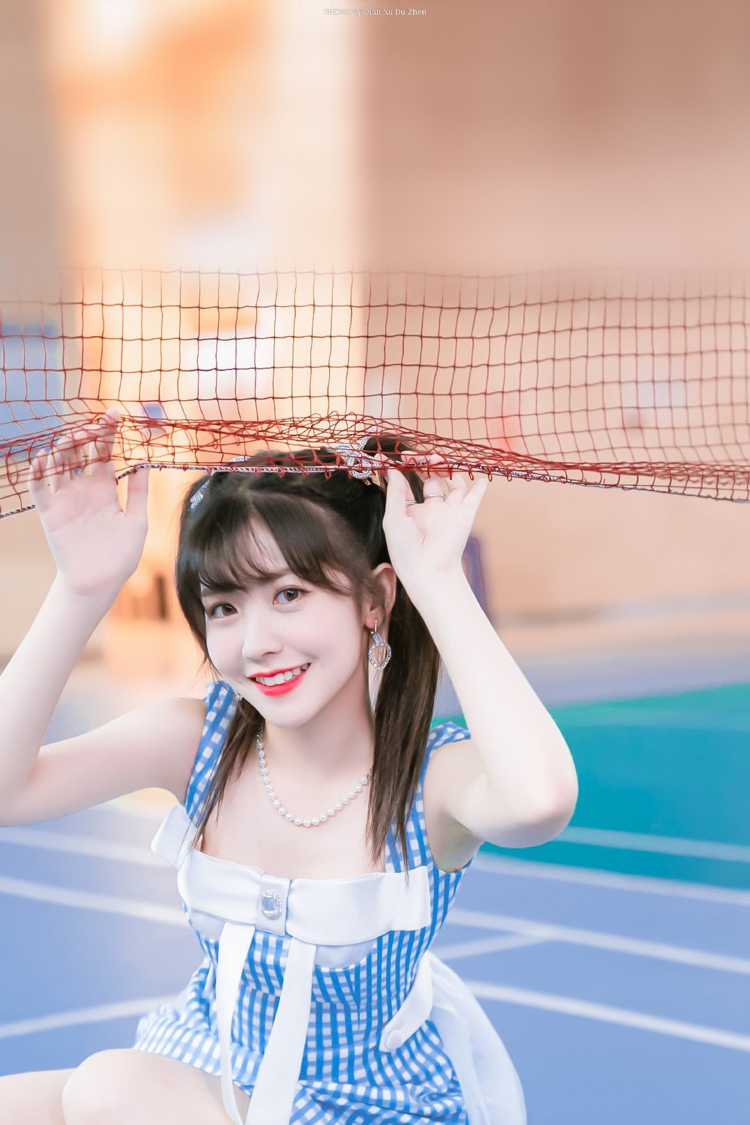 一只蓝精灵赖美云