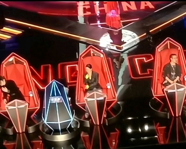 中国好声音:黄霄云转身两次救不了选手,小导师的存在有何意义?