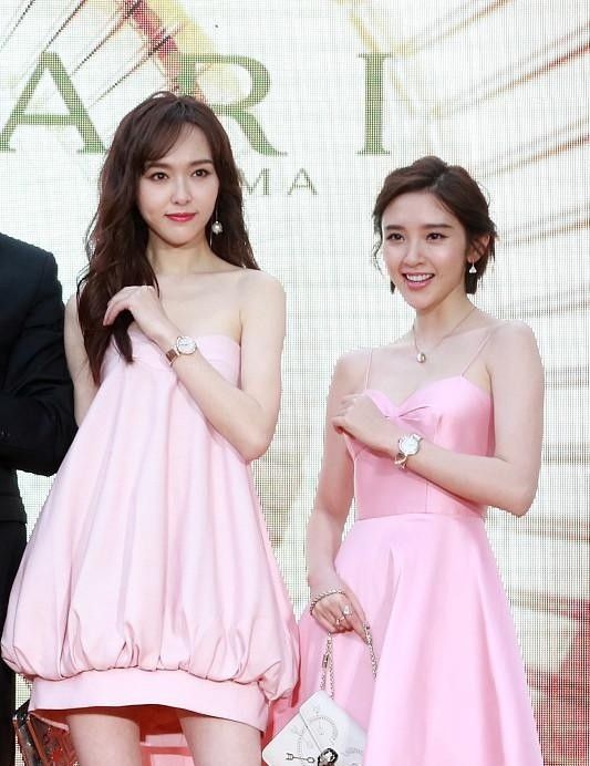 唐嫣唐艺昕两位甜妹同台亮相终于明白气质比长相重要多了