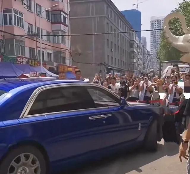 郭德纲开豪车录制节目引发热议|《青簪锁三千》热映中