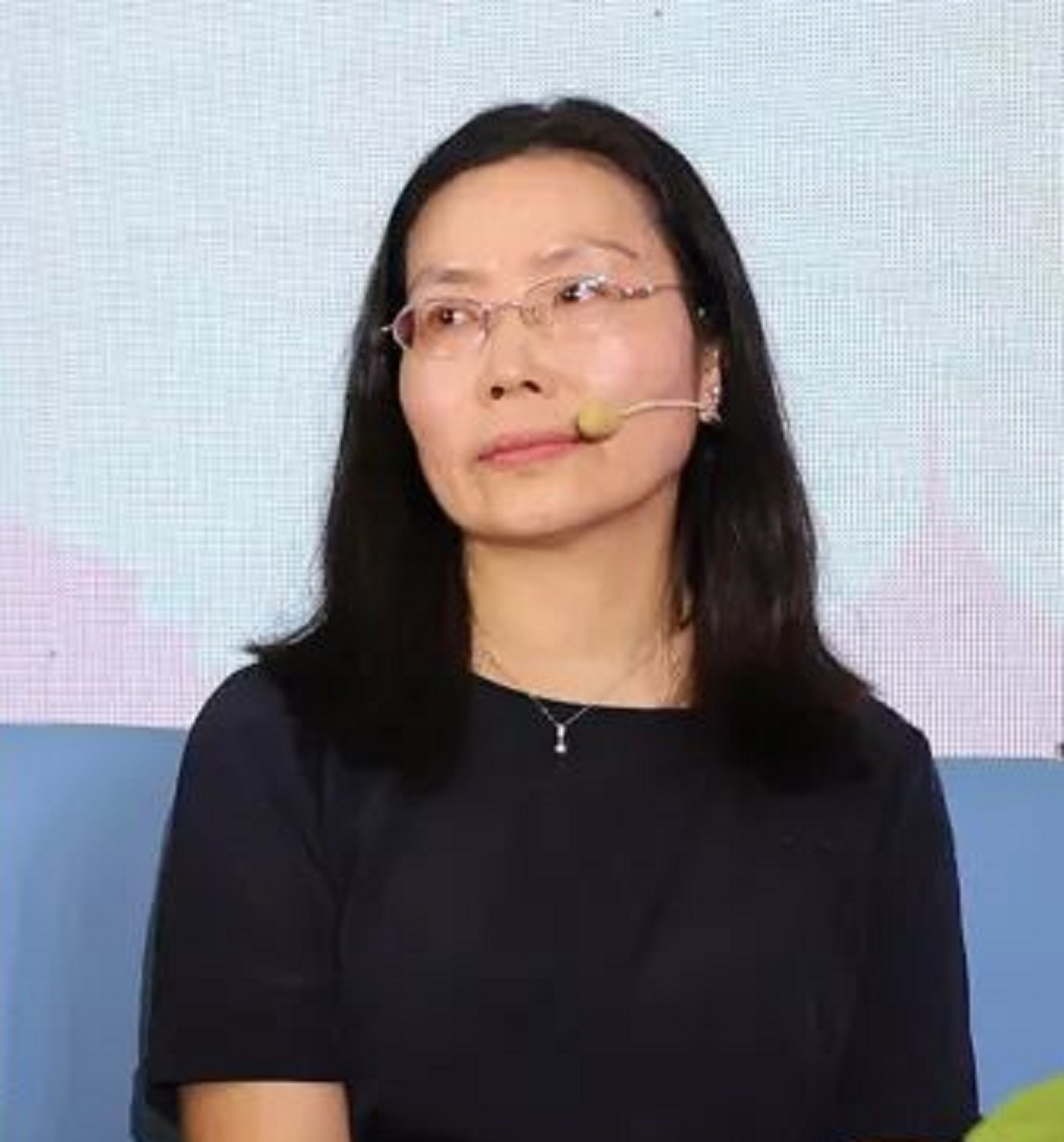 陕西第一女富豪:18岁考上大学并收获爱情,32年后成"陕西首富"__财经头