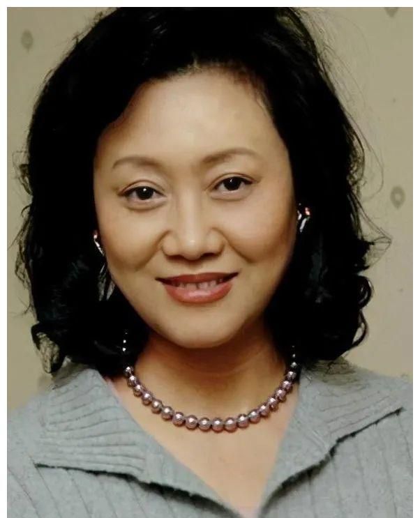 八零九零张碧华是谁演的?扮演者王丽云个人资料背景经历介绍