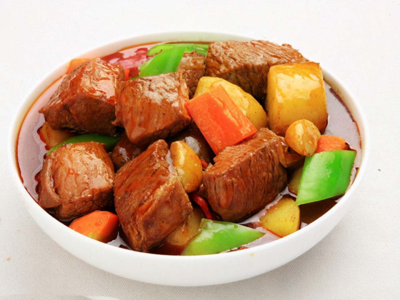 牛肉块炖土豆的做法