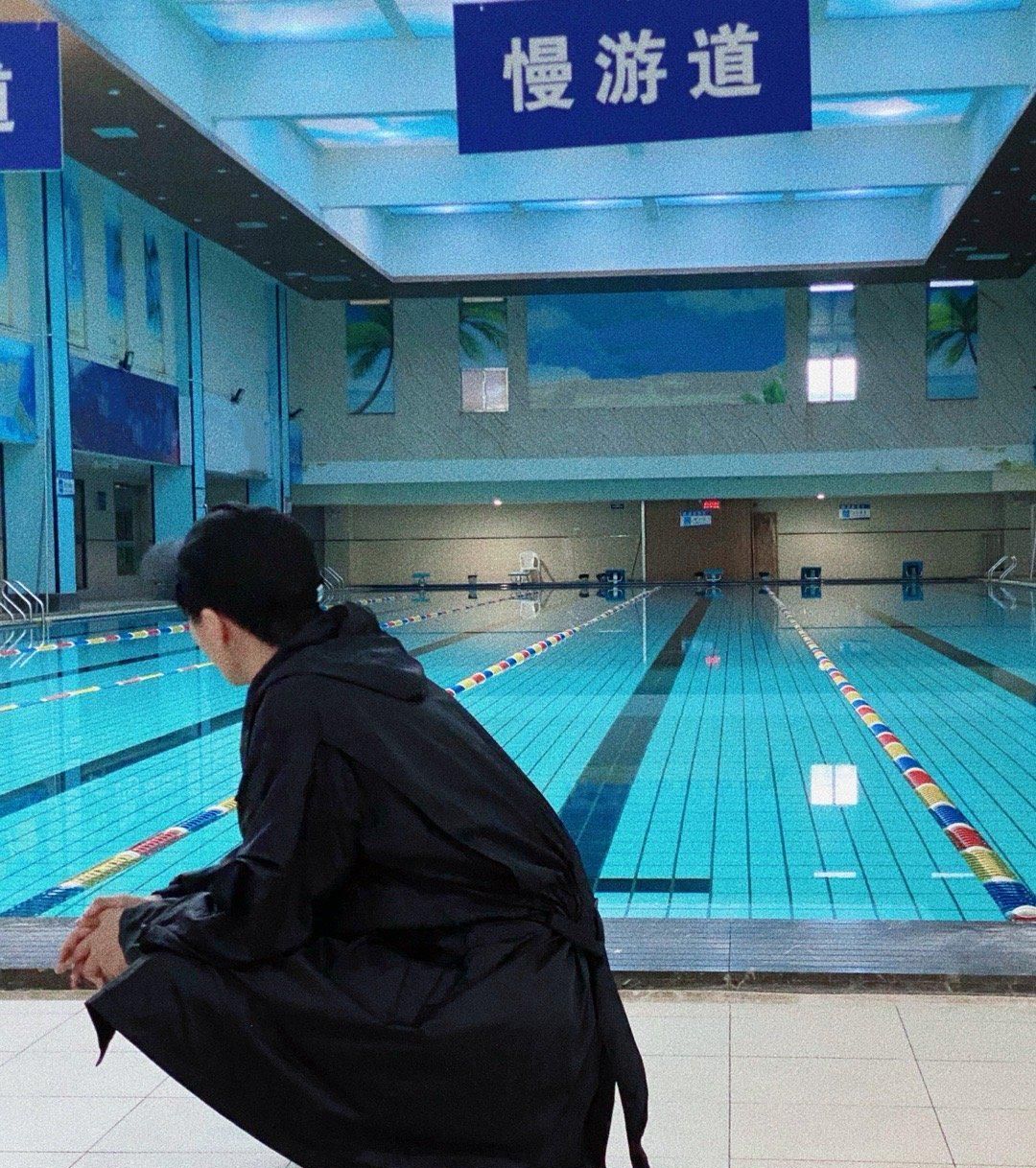 王俊凯重生之门拍摄绑架戏被绑着放到河里但还好及时被救