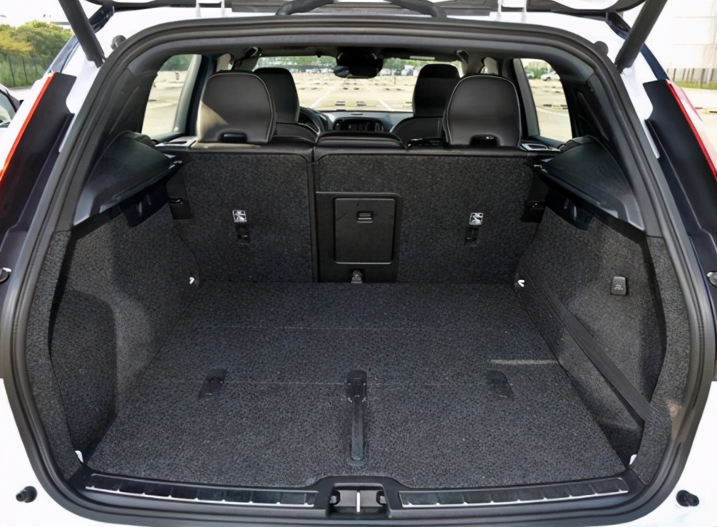 沃尔沃xc40凭借1336升后备箱得到人们青睐?还有6.5s加速