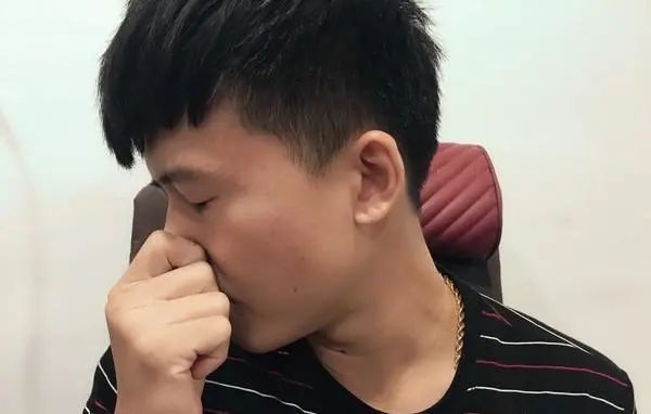 29岁小伙不痛不痒，查出尿毒症，排尿有5个变化，不能再拖休闲区蓝鸢梦想 - Www.slyday.coM