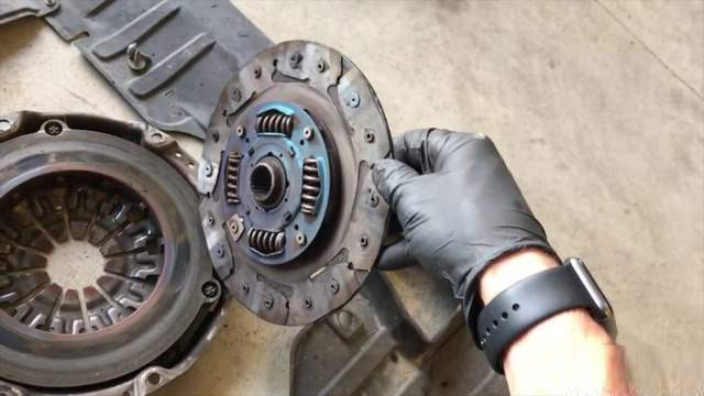 新手开手动挡车,怎样才能避免伤离合器呢?-新浪汽车