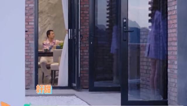 孟子义做菜不小心切到手,第一反应就是找张翰,语气中满是撒娇休闲区蓝鸢梦想 - Www.slyday.coM