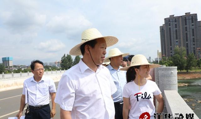 副县长黎氢以及涔天河镇和旅游部门主要负责人一同参加