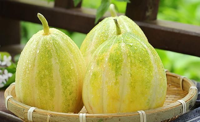 三伏天流汗多5种碱性水果要多吃生津解暑气应季营养还便宜