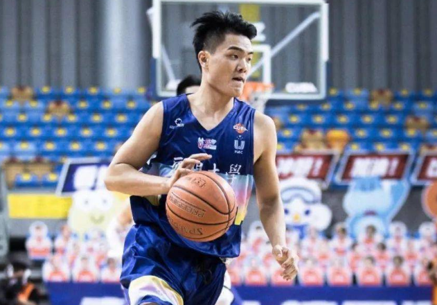 黎伊扬选秀再加分广厦回绝首钢交易辽宁放弃弗格