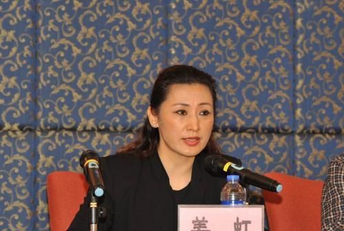 我国大学“最美”女校长,虽毕业于垫底211,却因颜值被人称赞休闲区蓝鸢梦想 - Www.slyday.coM