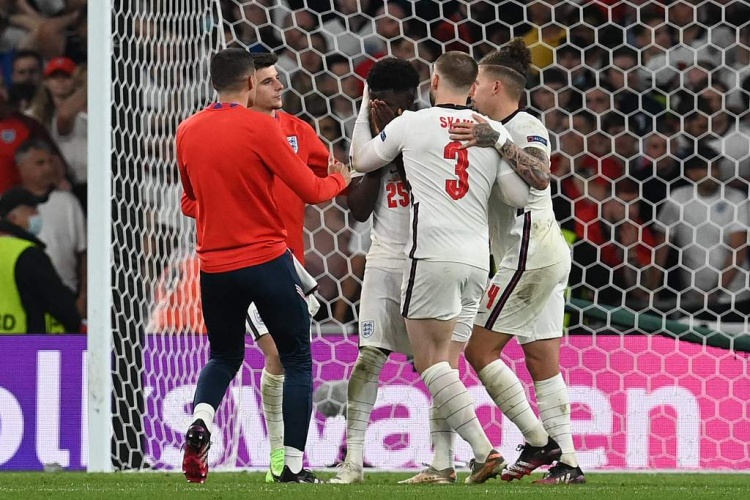 点球大战第5轮失点,19岁萨卡赛后落泪