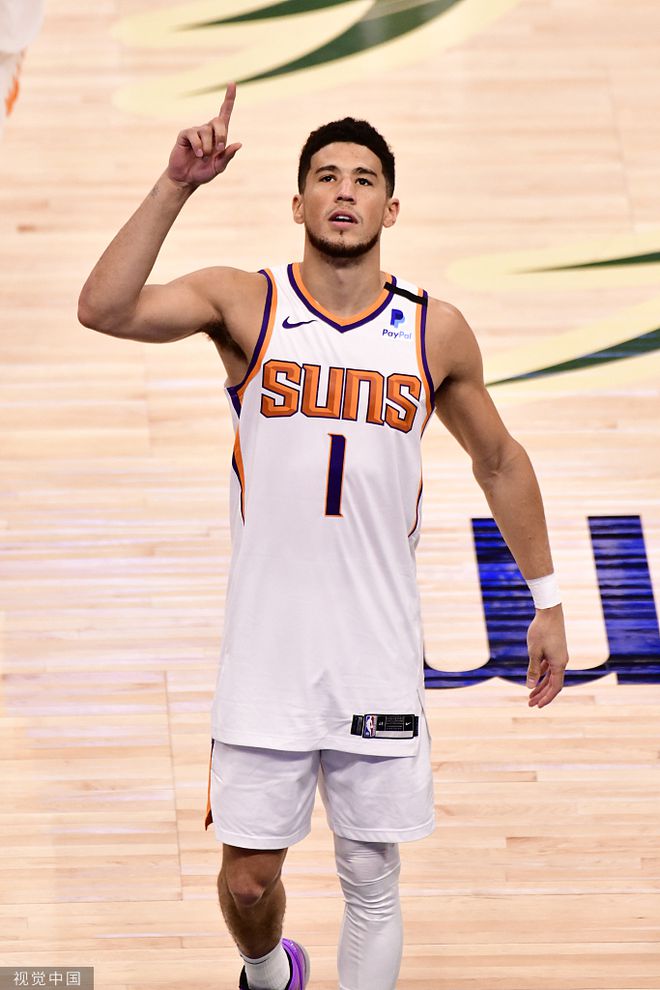 末节被主帅弃用!布克三分7中1仅10分 投篮包丢了?|布克|雄鹿|艾顿_新