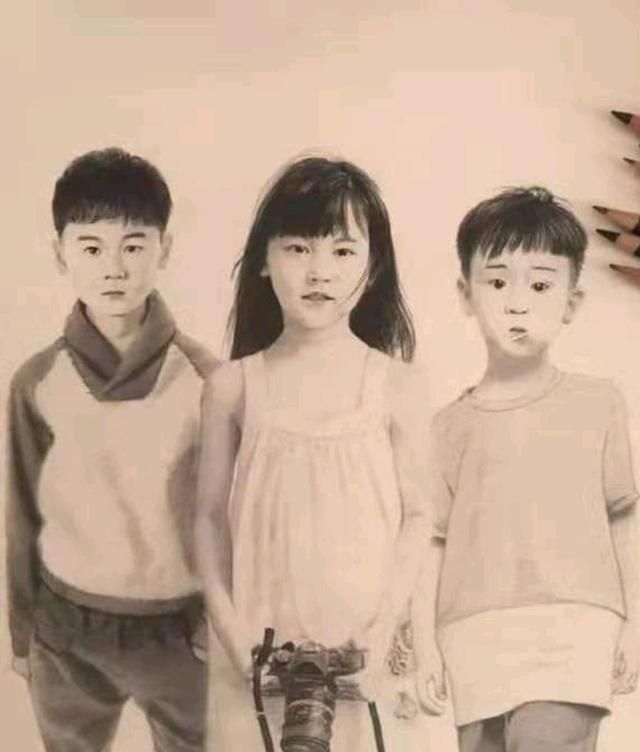 朱小贞和孩子们的照片图片