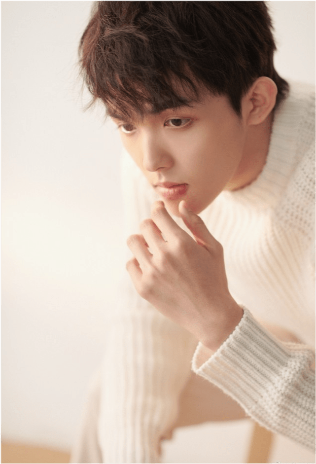 看着外形出众的李柄熹,网友也忍不住感叹张雨绮这次真是擦亮眼睛了.