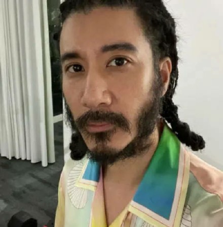 王力宏直播卖课引热议胡子邋遢酷似野人男明星对胡子有执念吗