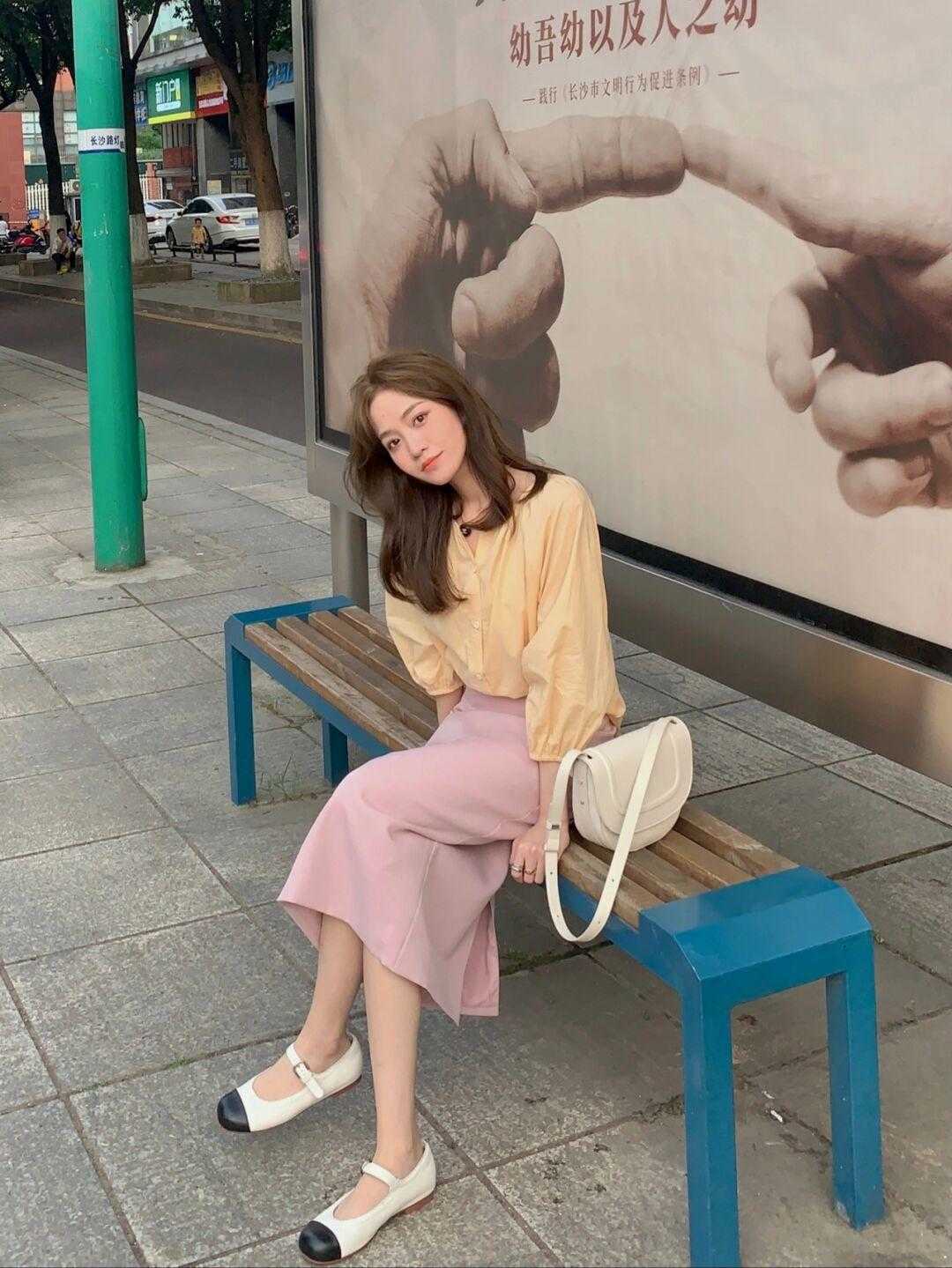 25到30岁的女生,多试试韩系少女风穿搭,清新浪漫又有格调
