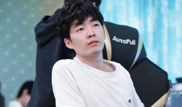 cryin回归替补?yuekai替果子哥参加训练,对战v5将首发