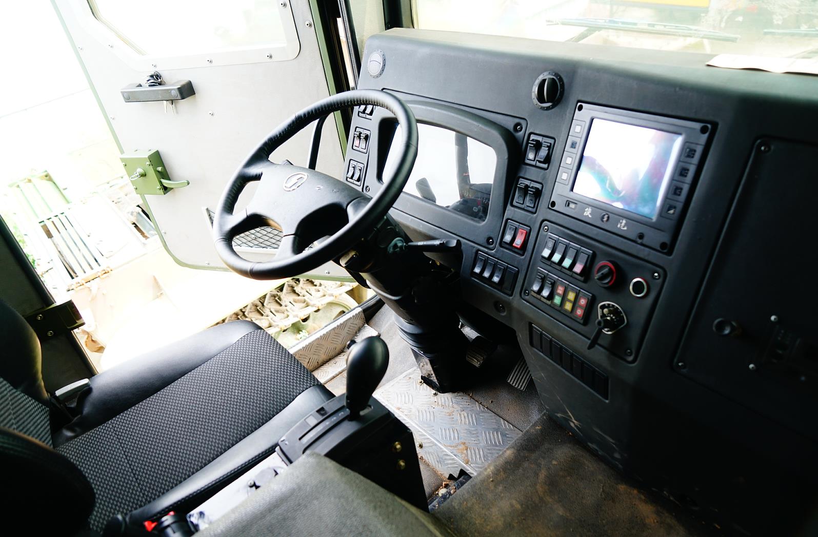 从陕汽sx25501型重高机研判基于可变行程液压减震技术发展