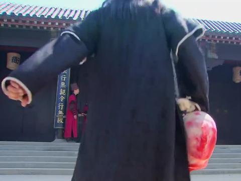 武松：武松提着两颗人头，来县衙投案自首，一张嘴县令胆怯了|武松_新浪新闻