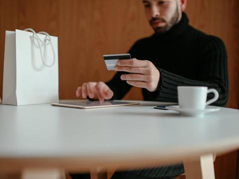 北京巨逸科技公司被指冒充抖音服务商四处诈骗敛