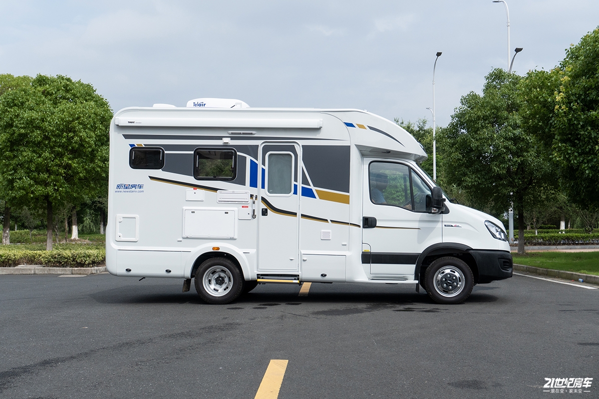 小额头有两张床l型会客区满足多人使用新星新依途t600