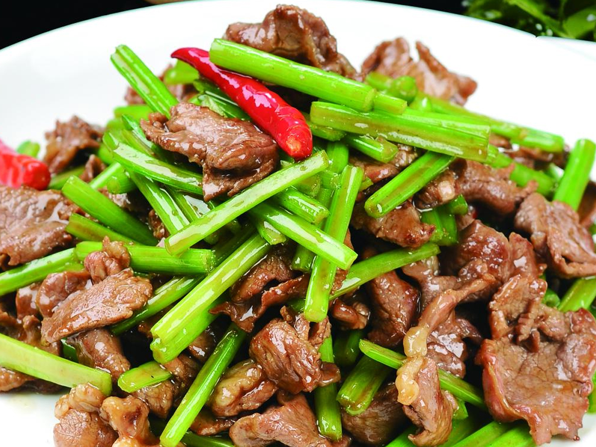 芹菜炒牛肉的做法!