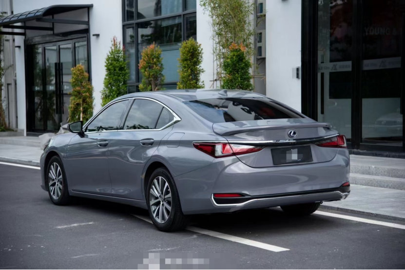 膜呗改色案例雷克萨斯es300h改色贝尔尼纳灰 有一种去欧洲的感觉