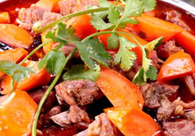 胡萝卜炖羊肉(胡萝卜炖羊肉汤的功效与作用) 胡萝卜炖羊肉(胡萝卜炖羊肉汤的功效与作用)