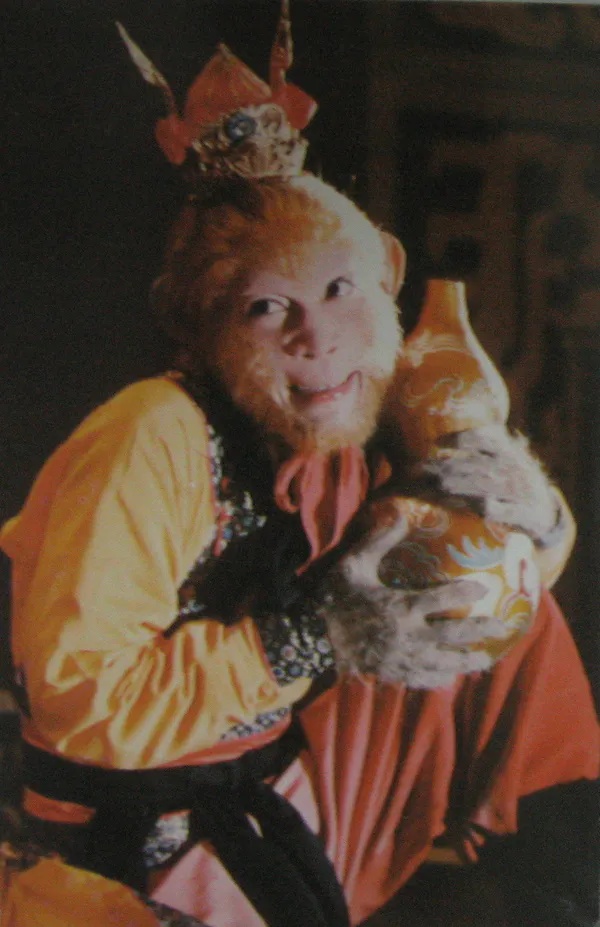 14岁许晴演过西游记还煽火炼孙悟空头上扎两个小揪揪好萌