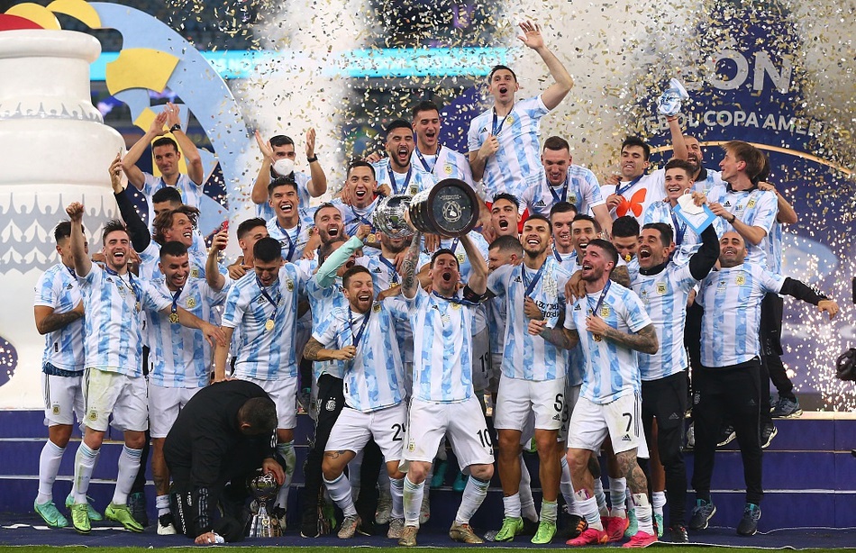 欧洲杯决赛失点险成罪人还跟梅西争金球奖名宿别忘了半决赛