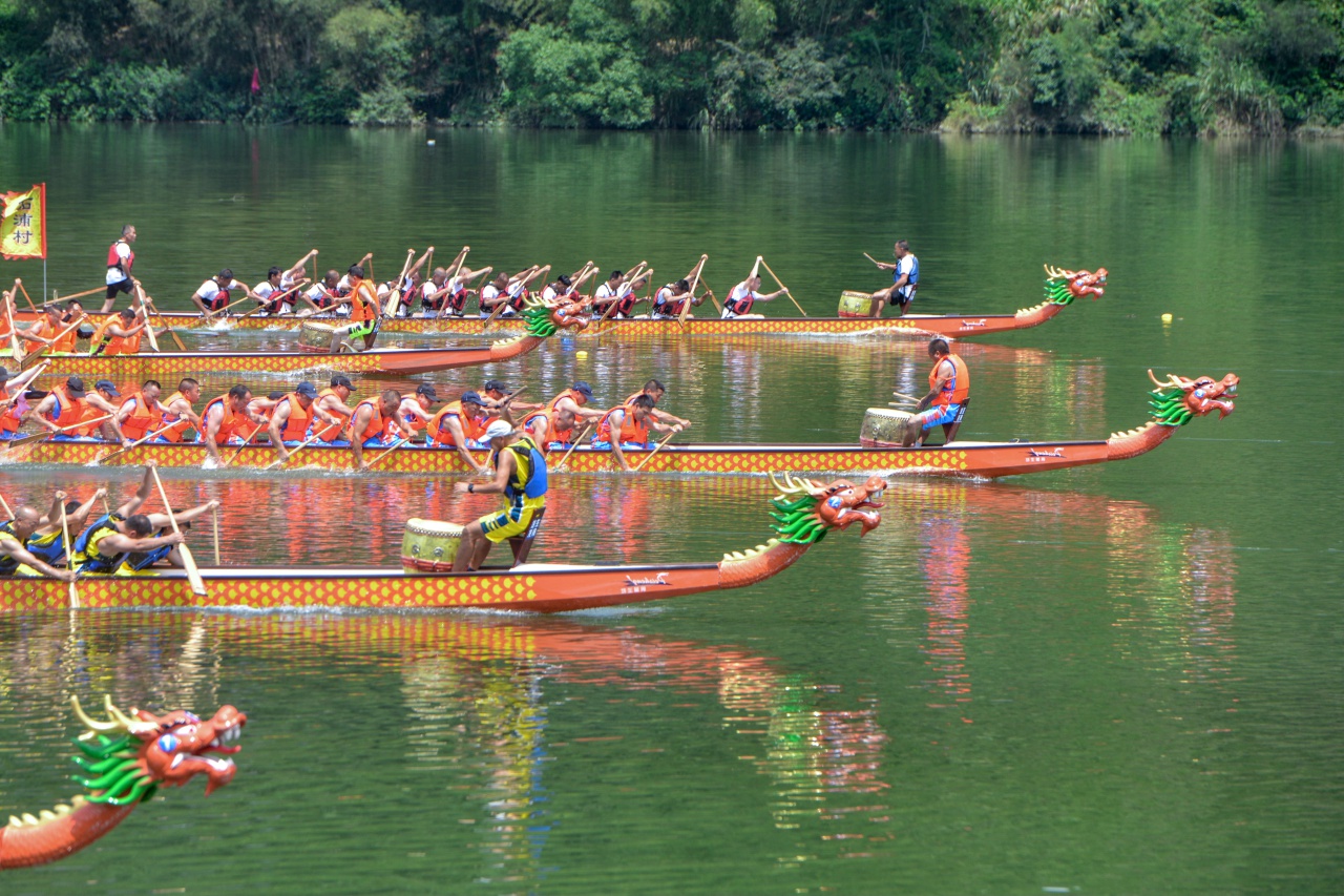 龙舟赛现场