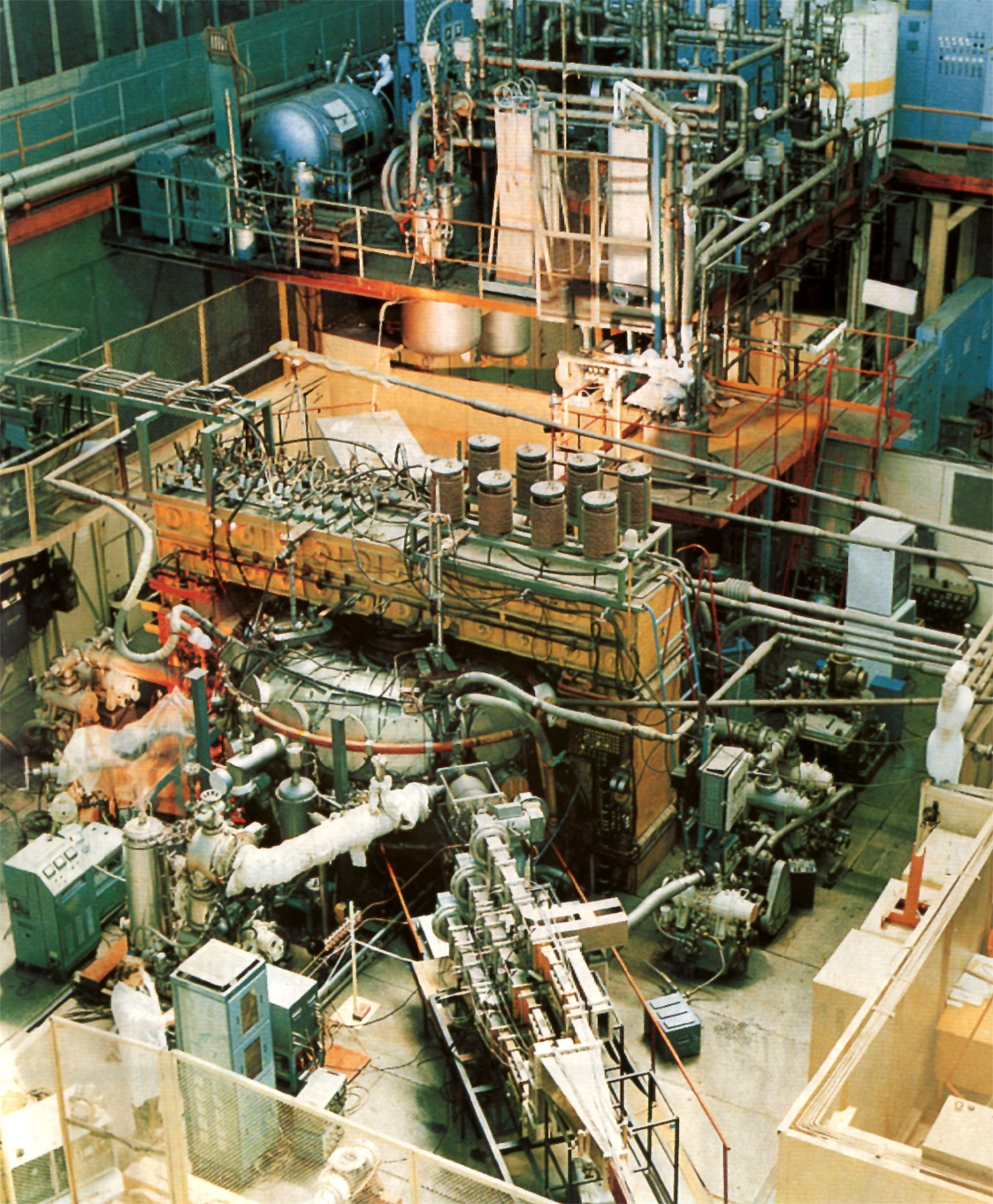 ht-7托卡马克装置主机(受访单位供图)