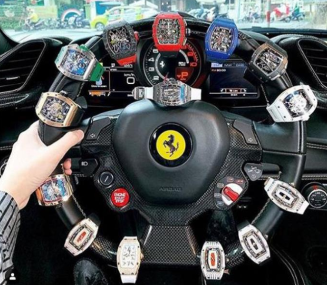 同样是炫富小学生没啥高中生没啥看见大学生我酸了