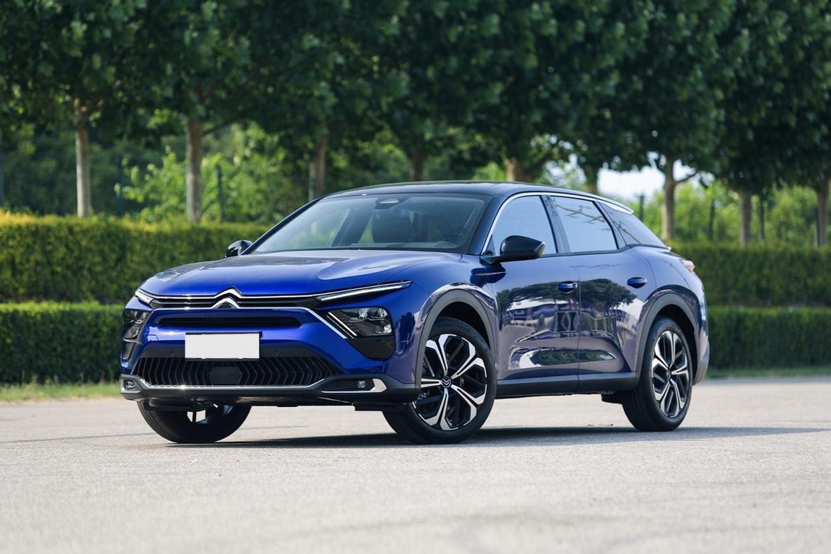 法系车终于听劝了,全新凡尔赛即将到来,配8at,颜值是亮点